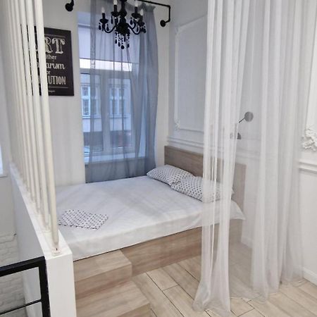 Ferienwohnung Чорно -Білий Люкс В Центрі Lemberg Exterior foto